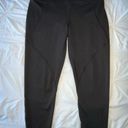 Patagonia  Women’s Cropped (Below the knee) Black Capri Leggings  SIZE M Photo 2