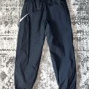 Nike Women’s  Sportswear Essential Joggers Photo 8