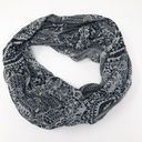 infinity  scarf - transparent material Photo 0