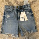 ZARA  HIGH RISE RIPPED DENIM SHORTS! Photo 3