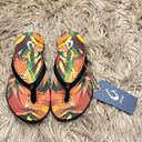 Olukai NWT  Ho’opio Pineapple print sandals size 7 Photo 1