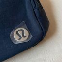 Lululemon Everywhere Belt Bag 1L - True Navy Photo 1