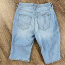 Banana Republic  Jean Shorts Women Size 26/2 Light Wash High Rise 10 Inch Inseam Photo 5