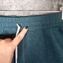 Vuori  women's running shorts size large Photo 3