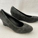 Vionic  Camden Dark Grey Suede Round Toe Wedge Heel Dress Shoe 7 Like New Photo 0