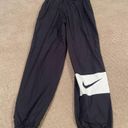 Nike  Swoosh Jogger Pants Size Small. Bin 9 Photo 5