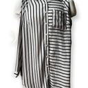 Valerie Stevens Women’s Top Black White Striped M Cold Shoulder Shirt Valarie Stevens 310601‎ Photo 0