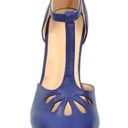 Chase and Chloe  New Kimmy-36 Women's Teardrop Cut Out T-Strap Mid Heel Dre… Photo 3