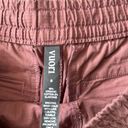 Vuori Womens  ripstop mauve shorts size small EUC Photo 2