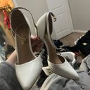 white closed toe heels Size 7.5 Photo 1