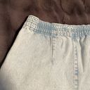 EXPRESS  High-rise light denim shorts Photo 4