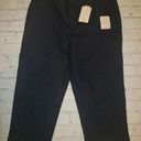 st. john's bay NWT  Women's Size 4 Dark Rinse Secretly Slender Denim Capri Pants Photo 0