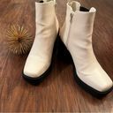 MIA  DRU Y2K CHUNKY WOMEN’S CHELSEA BOOT IVORY SIZE 7.5M Photo 3