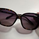 Quay Australia Sunglasses Photo 2