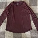 Mountain Hardwear  Medium Maroon Long Sleeve Shirt with Thumb Holes Photo 2