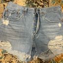 Levi's 501 High-Waisted Shorts Photo 1