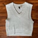 H&M Short sweater vest in a soft double knit. V-neck Photo 2