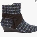 Comfortview NWOT  The Kimora Tweed Bootie By Comfort View size 10.5 Photo 4