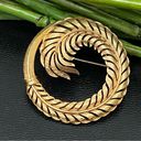 Trifari Vintage 50’s Signed Crown  Gold Tone Wheat Leaf Round Wreath Brooch Pin Photo 0