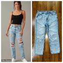 American Eagle Funky  Ripped Mom Straight Jeans! Photo 1