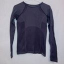 Nike  Sphere Dry Black Long Sleeve Tight Fitting Activewear Shirt size M/L Photo 0