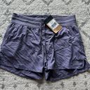 The North Face BRAND NEW Shorts Photo 1