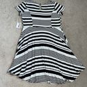 Jessica Simpson NWT beautiful & stretchy  maternity dress w/ fit & flare‎ style Photo 5