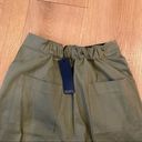 The Range  Structured Twill Cargo Pants in Khaki Green Photo 5