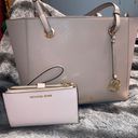 Michael Kors Tote & Wallet Photo 0