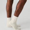 Alo Yoga NWT  Unisex Half-Crew Throwback Socks in Bone/White Size Small Photo 1