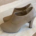 Me Too ❤️3/$20 Sale!❤️  “Laser” Beige Taupe Heeled Booties 10M Photo 3