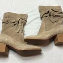 Tahari  Johnny heeled leather boots size 8.5 Photo 0