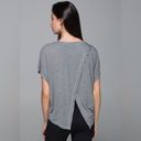 Lululemon  Devout Short Sleeve Tee Heathered Mod Medium Grey Photo 1