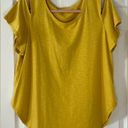 Pink Lily Yellow cold shoulder short sleeve shirt large Photo 0