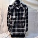 Well Worn  Long Sleeve Button Down Women’s Flannel Size Small Black And White Photo 1