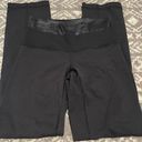 Lululemon  womens black straight leg leggings Sz 4 Photo 0