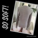 DKNY  Gray Long Sleeved Crew Neck Ribbed Design Lightweight Sweater Size M Photo 2