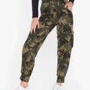 Nasty Gal  Women’s Size 8 Camouflage Cargo Jogger Pant Green Cuffed Ankle Photo 0