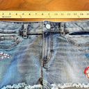 EXPRESS  Relaxed Low Rise Embroidered Floral Denim Shorts Size 8 Photo 9