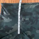 Gap NWOT Gapfit camo biker shorts size small Photo 10