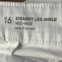 Liz Claiborne  women’s straight leg ankle white mid-Rise jeans size 16. . Photo 7