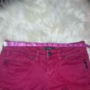 Silver Jeans  Toni 3 1/2 distressed crimson raw hem shorts sz 28 Photo 4