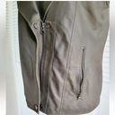 Vince  WOMANS LAMBSKIN OLIVE GREEN ZIP UP VEST WITH POCKETS LINED SIZE SMALL Photo 4