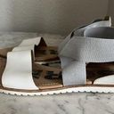 Sorel  Ella Sandal Size 8.5 White Silver Metallic Straps Photo 2