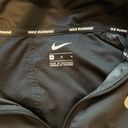 Nike Essential Women’s Running Jacket Photo 2