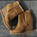 Wonderly NWB  Wedge Heel Booties Size 9 Women tan suede Zip Up Photo 0