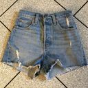 Levi's Levi’s Ribcage Short in Light Wash Denim Jeans Size 24 Waist Distressed Photo 3