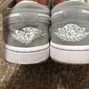 Jordan Air  flight  1 Low: ‘White Wolf Grey’ woman size 6 Photo 3