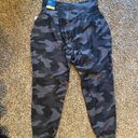 Old Navy Active High Rise Go Dry Camo Joggers Photo 4