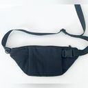 Lululemon  waist bag in black Photo 8